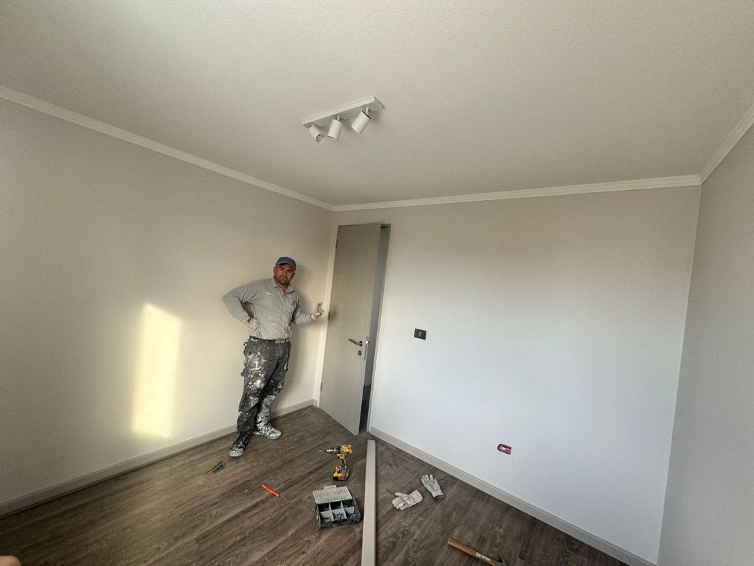 Maestro en el dormitorio terminado